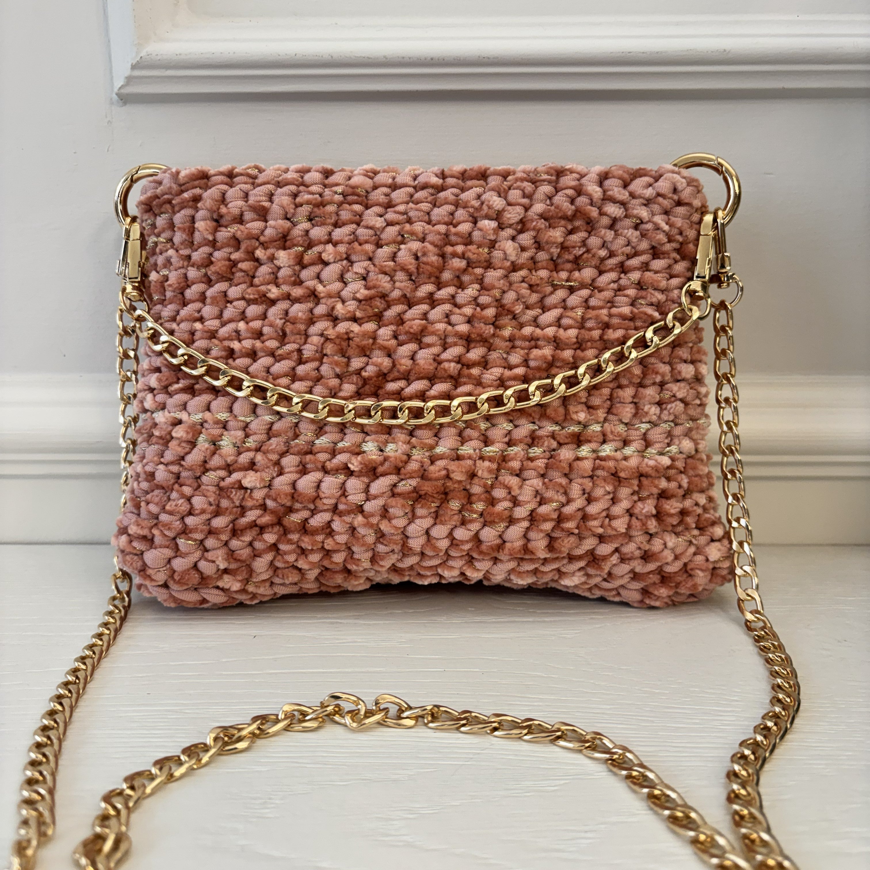 Borsa Petali Dorati rosa con lurex oro e tracolla