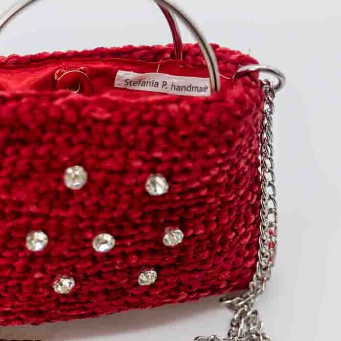 Borsa Rubino vista laterale con tracolla
