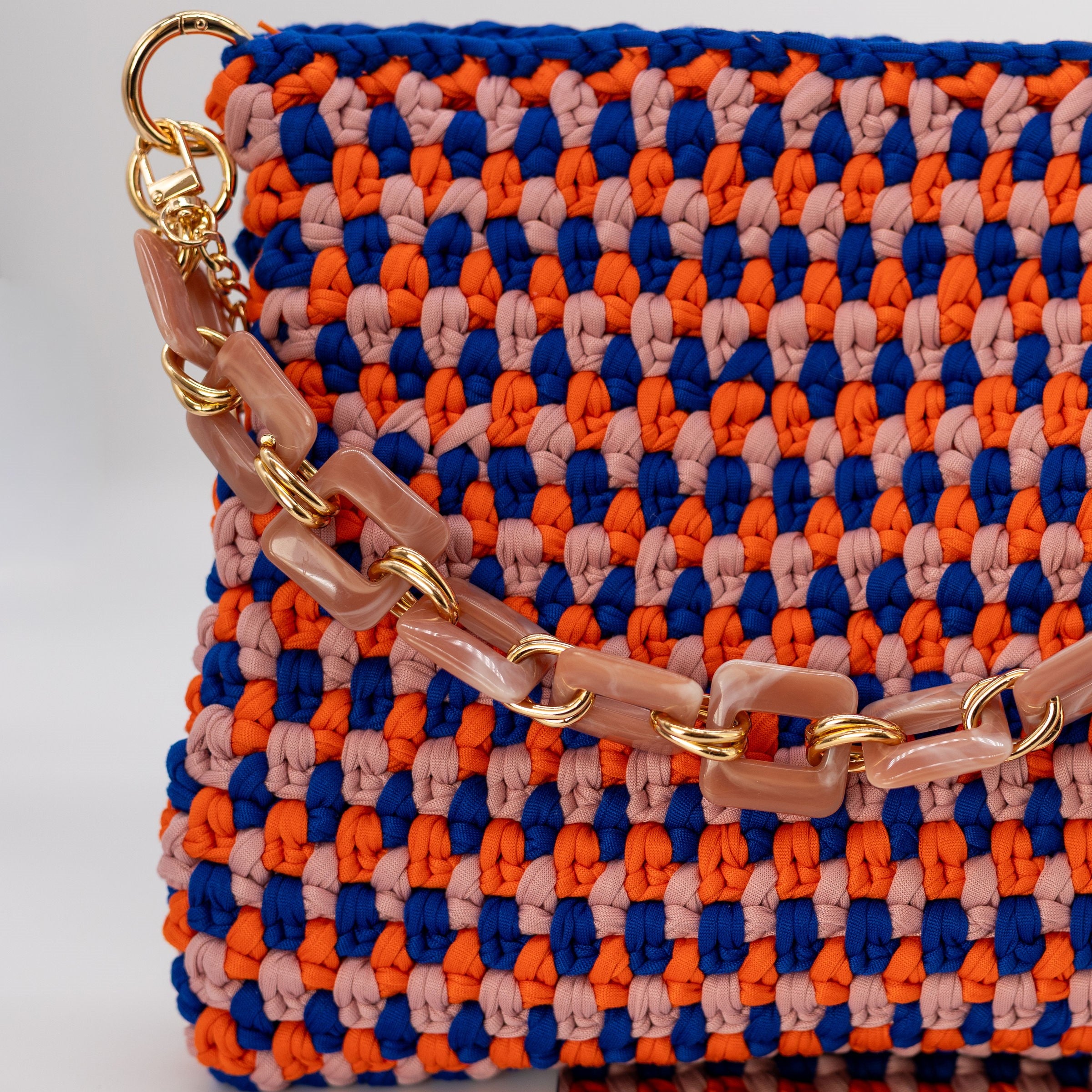 Dettaglio borsa Arlecchino ciondoli gioiello