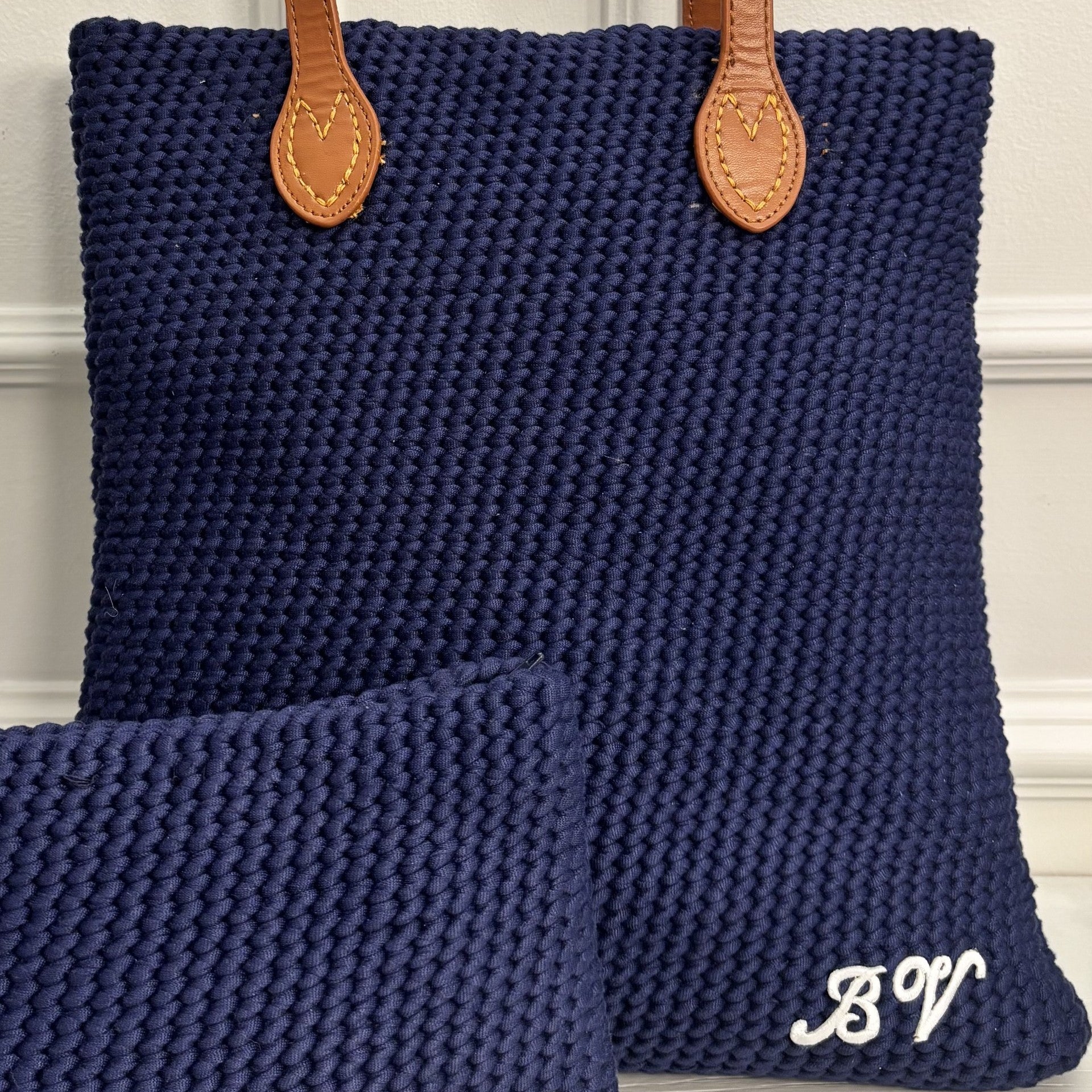 Borsa tote crochet personalizzata con iniziali e manici pelle