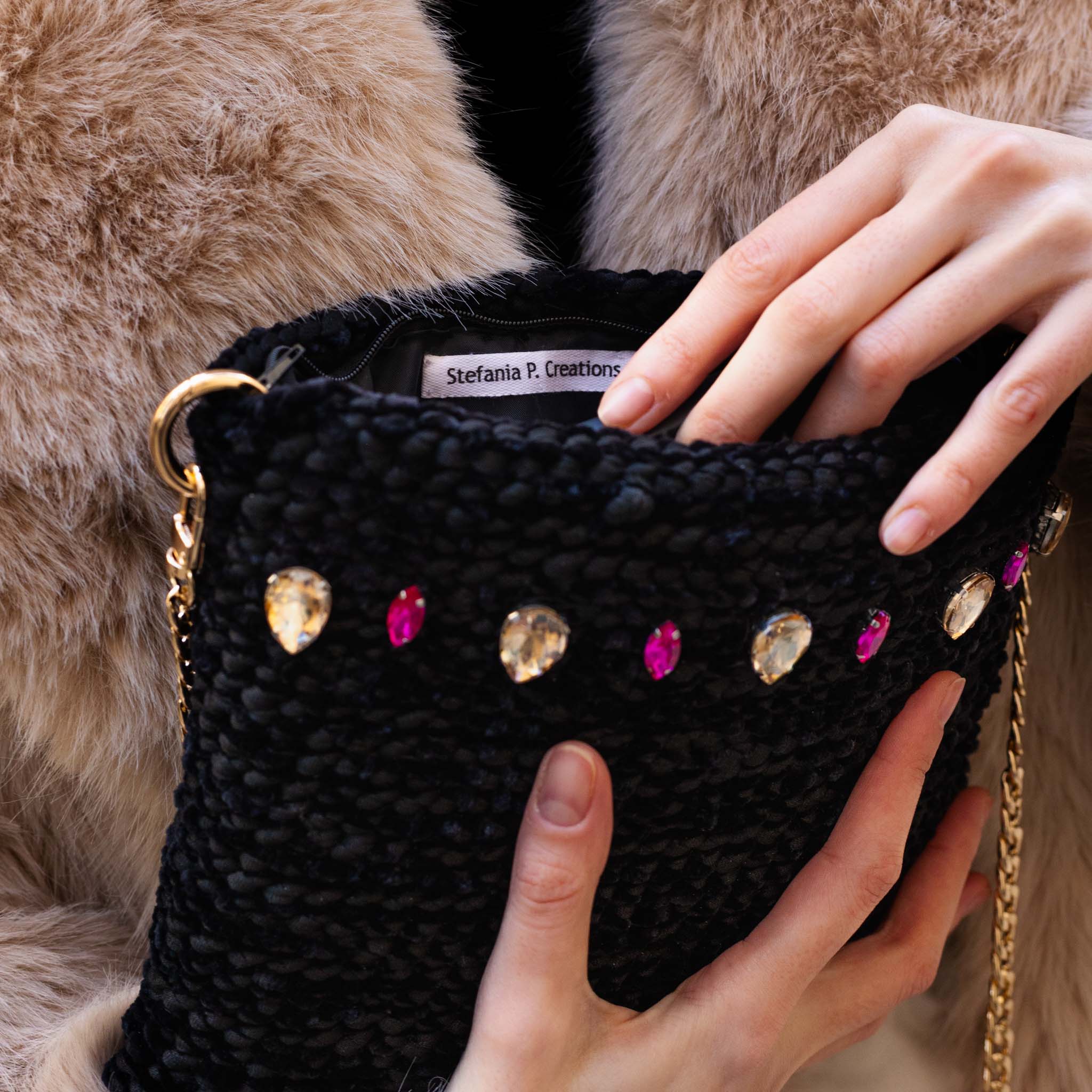 borsa diva noir con cristalli dettaglio 